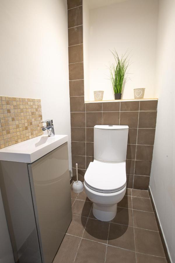 Centre Historique- Free Parking-wifi-campagne Chic- Sleepntripbeziers Apartment