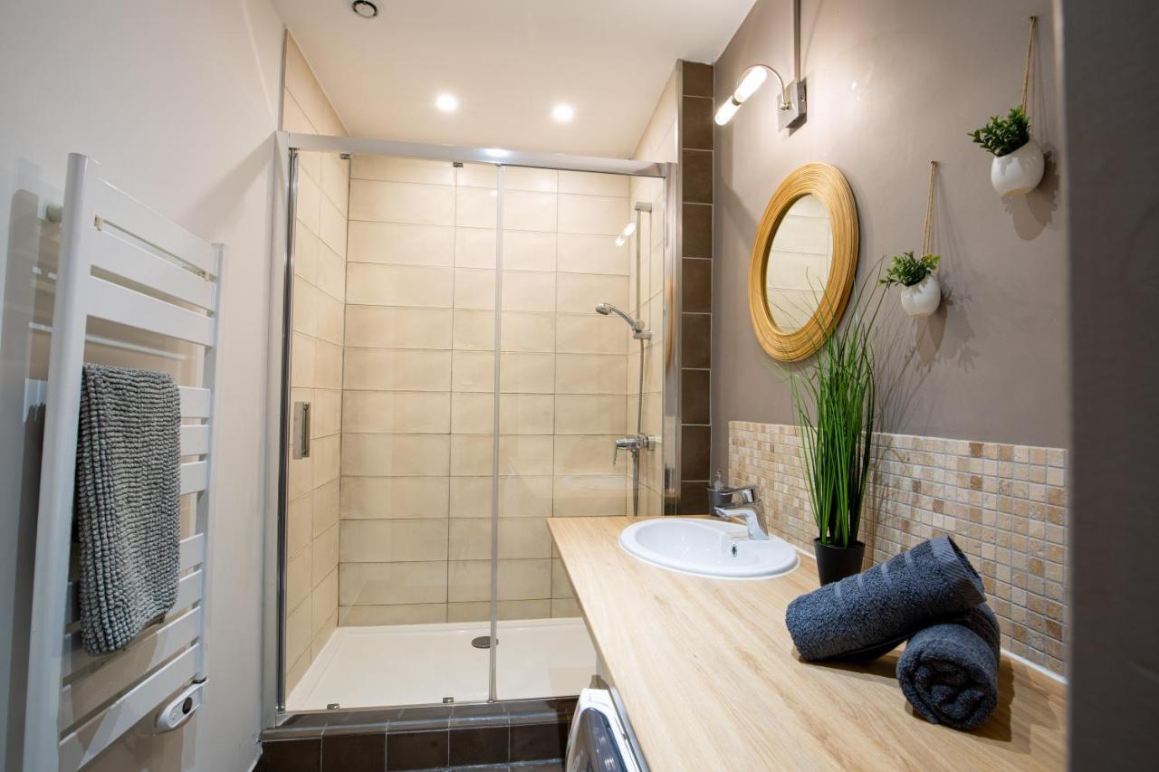 Centre Historique- Free Parking-wifi-campagne Chic- Sleepntripbeziers Apartment