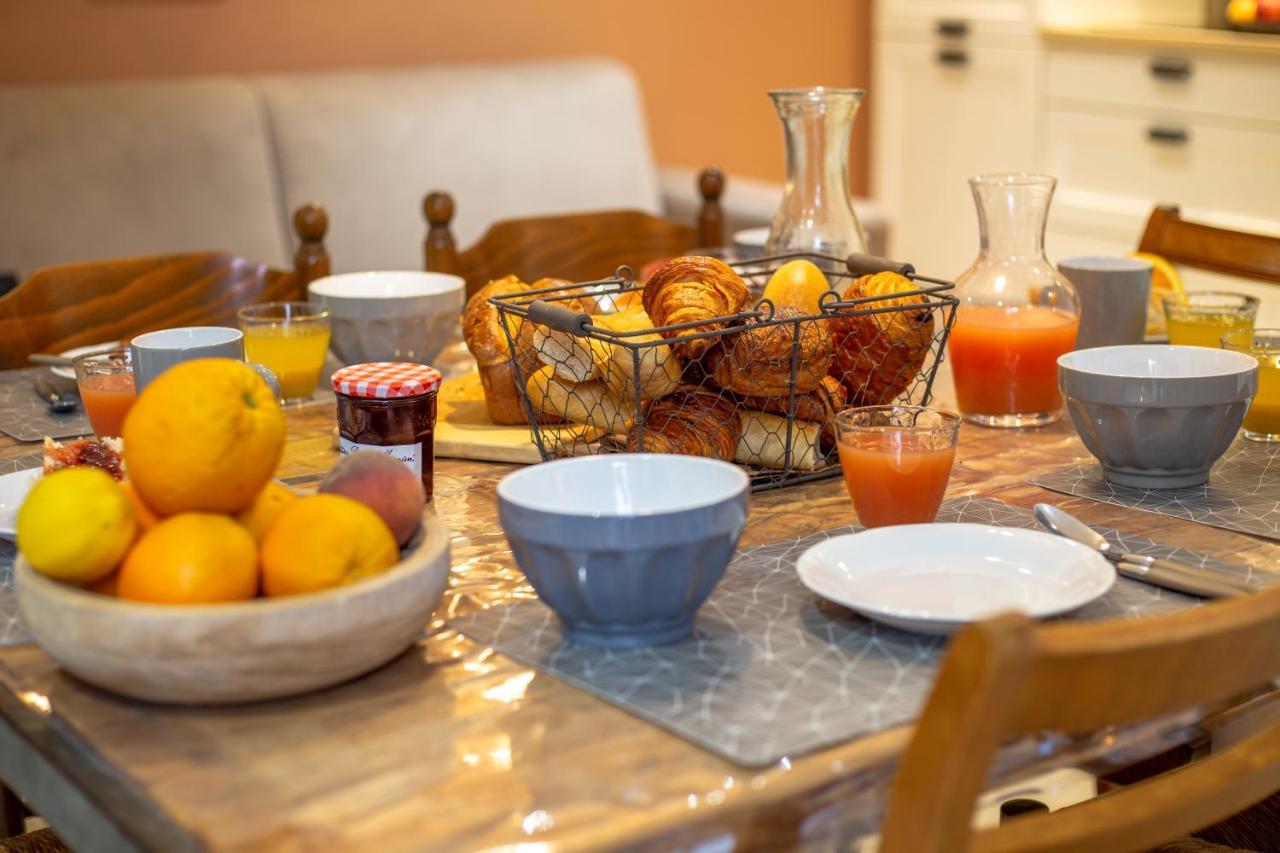 Centre Historique- Free Parking-wifi-campagne Chic- Sleepntripbeziers Apartment